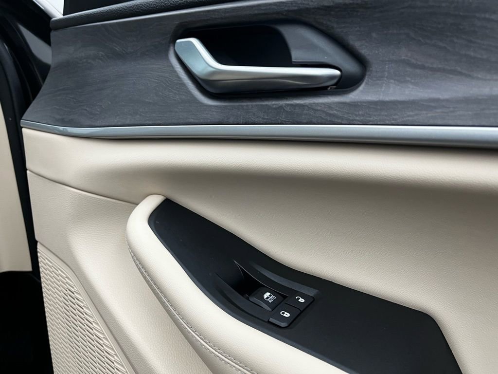 Used 2024 Jeep Grand Cherokee L Limited w/ Luxury Tech Group II image 27