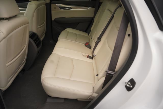 Used 2018 Cadillac XT5 Luxury w/ Driver Awareness Package FWD image 13