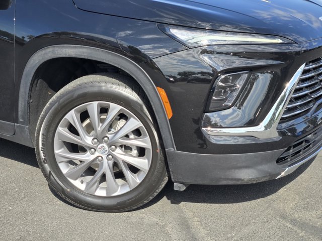 Used 2025 Buick Enclave Preferred FWD image 9