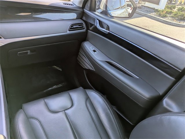Used 2022 Hyundai Palisade Limited w/ Winter Package image 17