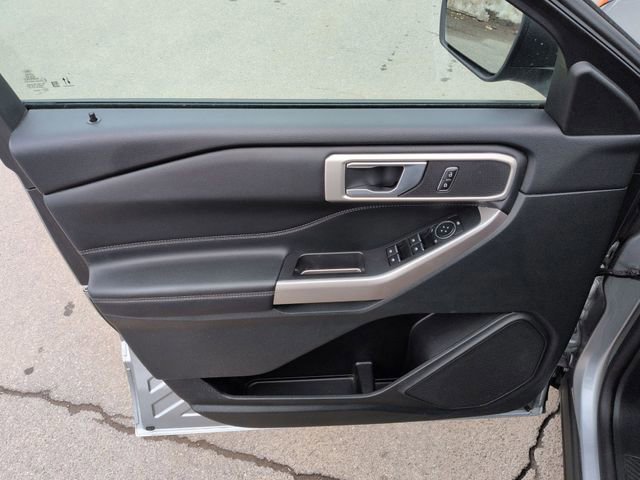 Certified 2023 Ford Explorer XLT image 6