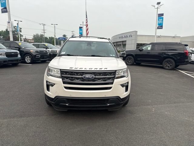 Certified 2018 Ford Explorer XLT w/ Equipment Group 202A AWD/4WD image 2