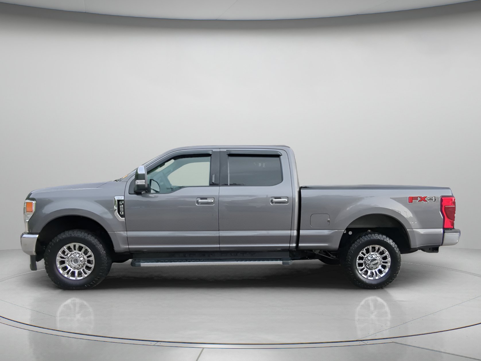 Certified 2021 Ford F250 XLT w/ XLT Premium Package AWD/4WD image 17