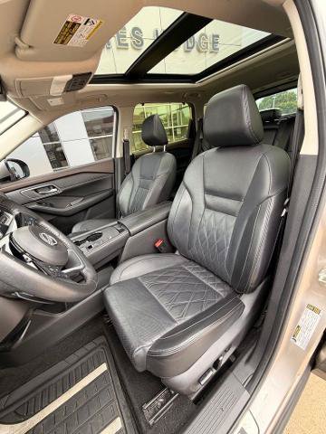 Used 2023 Nissan Rogue Platinum w/ Platinum Premium Package FWD image 9
