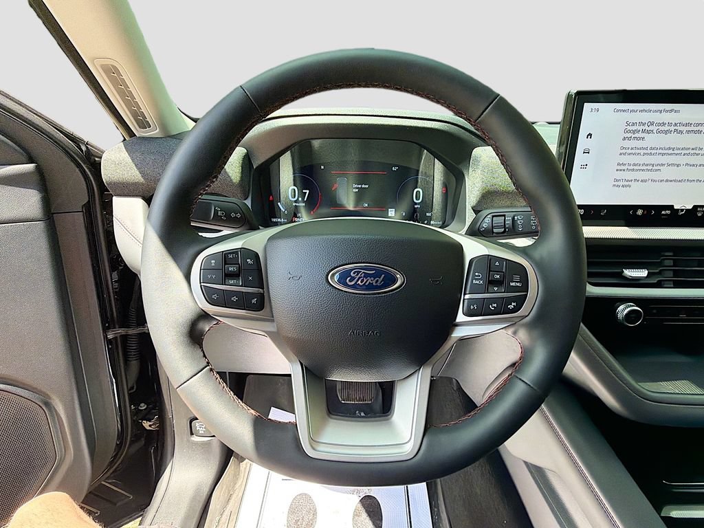Certified 2025 Ford Explorer Active w/ Active Comfort Package AWD/4WD image 11