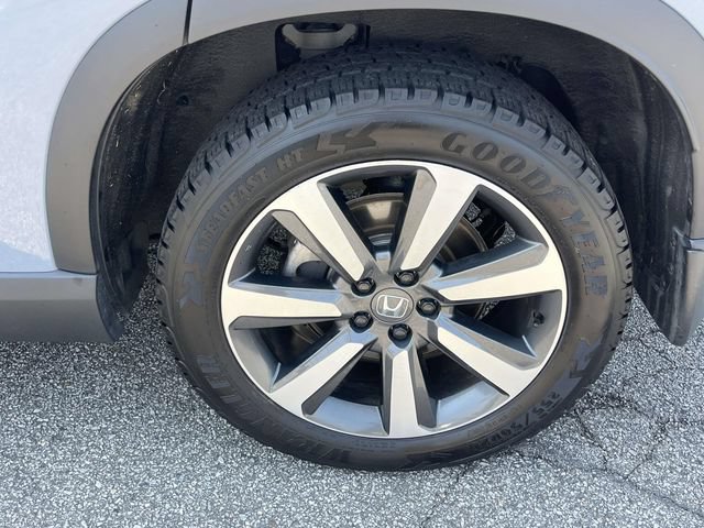 Used 2025 Honda Pilot Touring image 9
