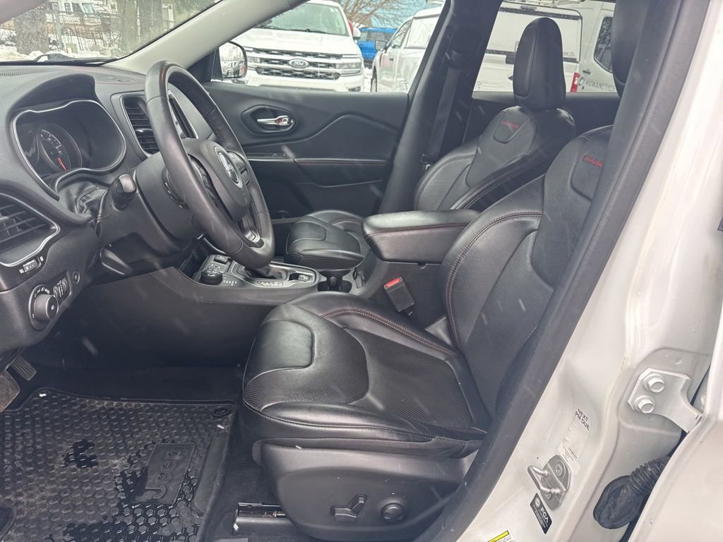 Used 2022 Jeep Cherokee Trailhawk w/ Premium Leather Package image 2