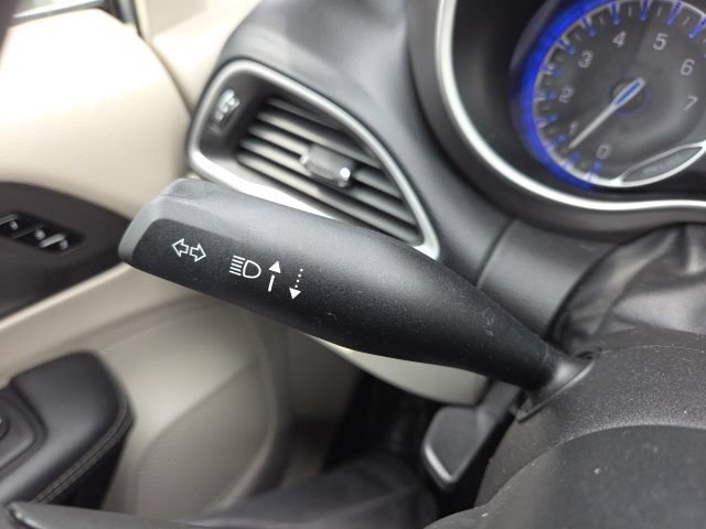 Used 2023 Chrysler Pacifica Touring-L FWD image 44