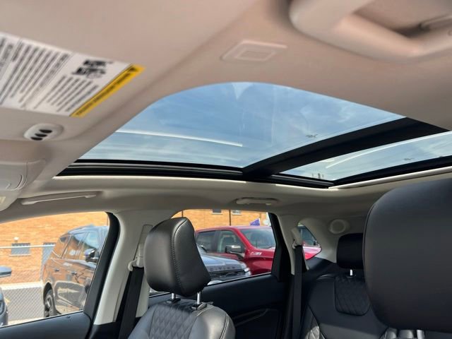 Certified 2024 Ford Edge Titanium w/ Equipment Group 301A AWD/4WD image 19