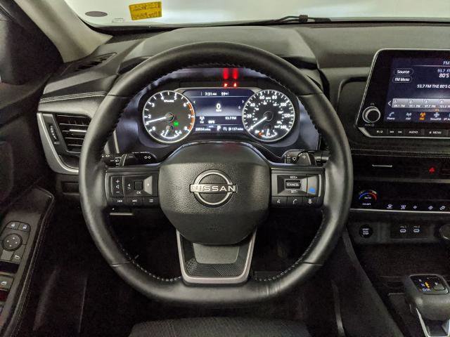 Used 2025 Nissan Rogue SV image 11