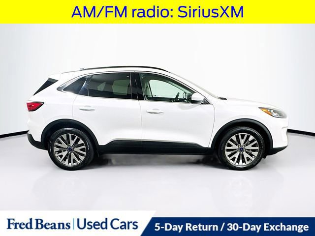 Certified 2022 Ford Escape Titanium w/ Class II Trailer Tow Package AWD/4WD image 2