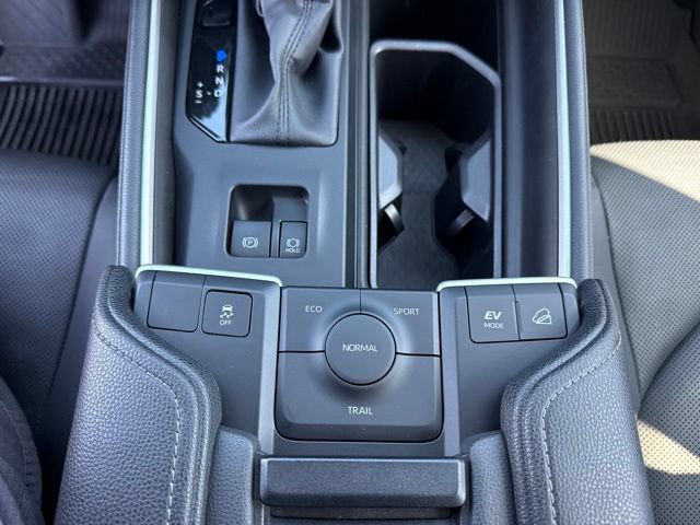 Used 2025 Toyota Grand Highlander AWD Hybrid image 32