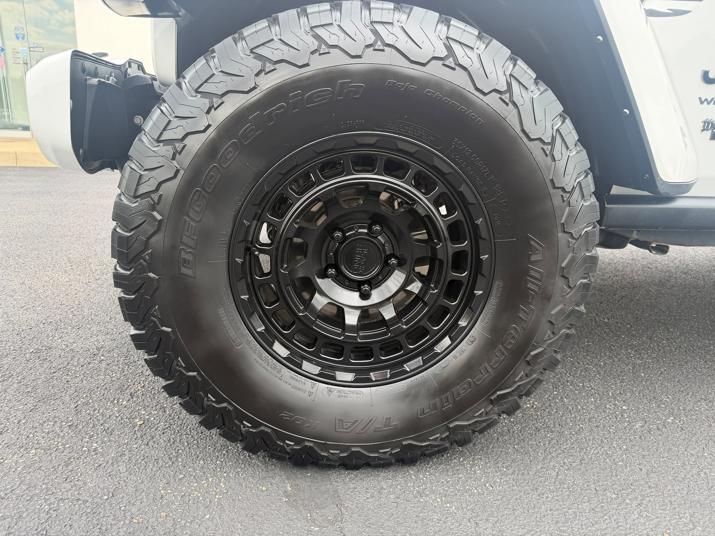 Used 2021 Jeep Wrangler Unlimited Sahara AWD/4WD image 10