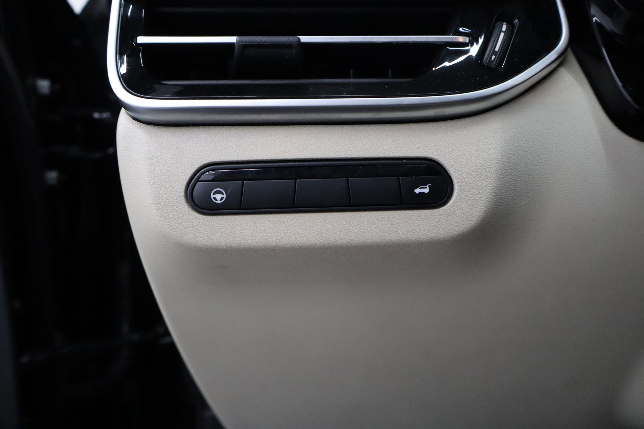 Used 2023 INFINITI QX60 Luxe w/ Performance Audio Package FWD image 15