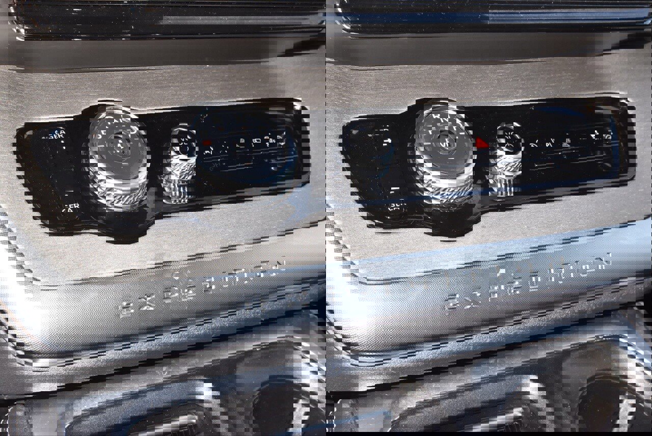 Certified 2025 Ford Expedition Platinum image 31