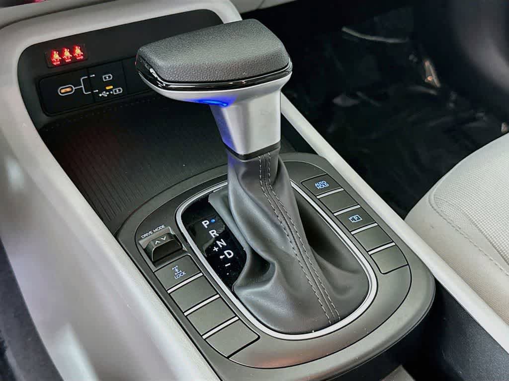 Used 2025 Hyundai Kona SE AWD/4WD image 17