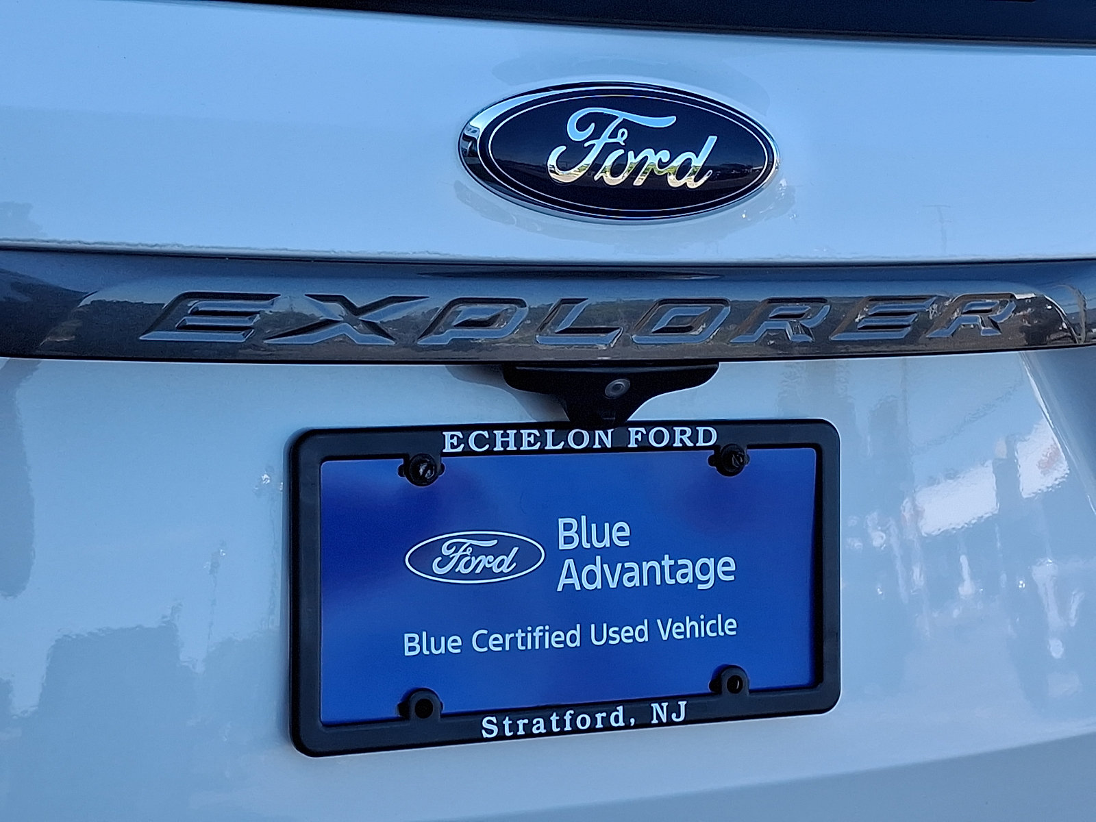Certified 2017 Ford Explorer XLT w/ Equipment Group 202A AWD/4WD image 30