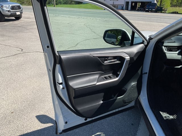 Used 2023 Toyota RAV4 XLE AWD/4WD image 11