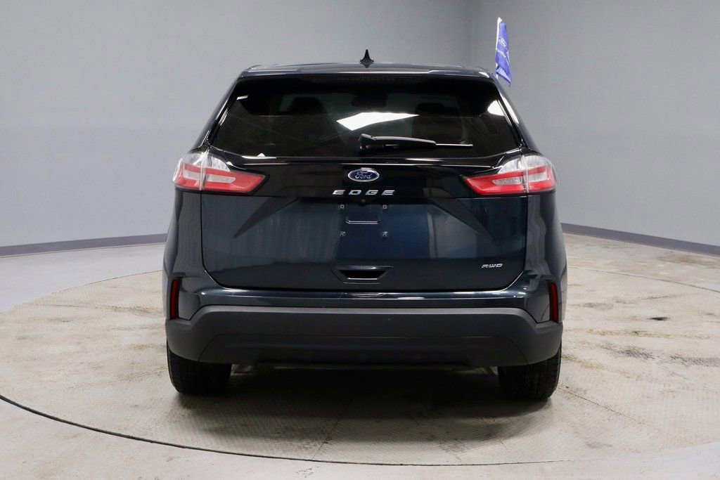 Certified 2022 Ford Edge SE image 4