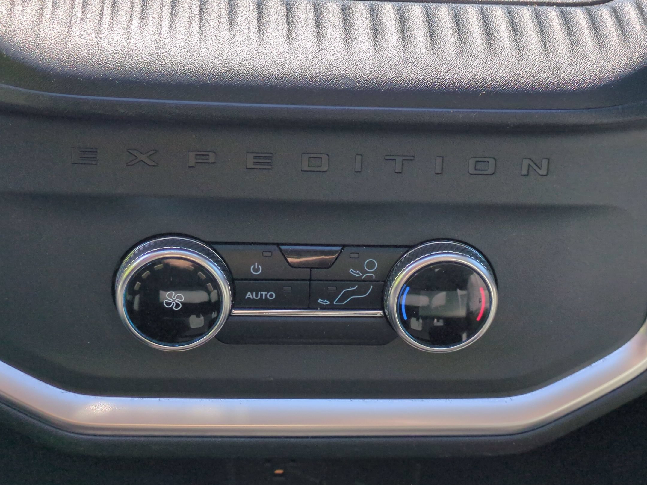 Certified 2025 Ford Expedition Active RWD image 30