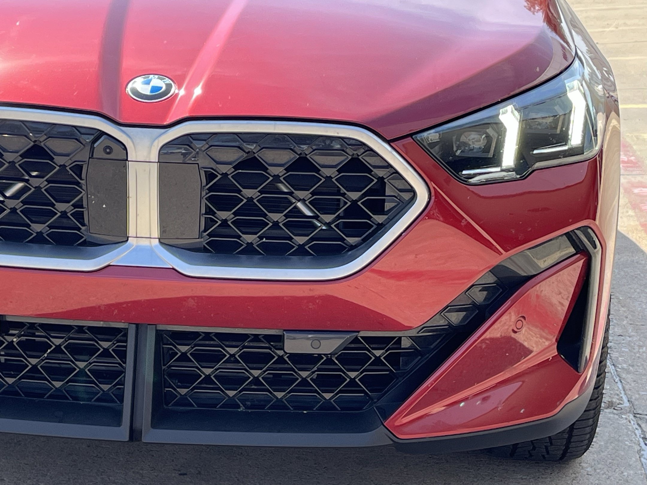 Used 2025 BMW X2 xDrive28i AWD/4WD image 10