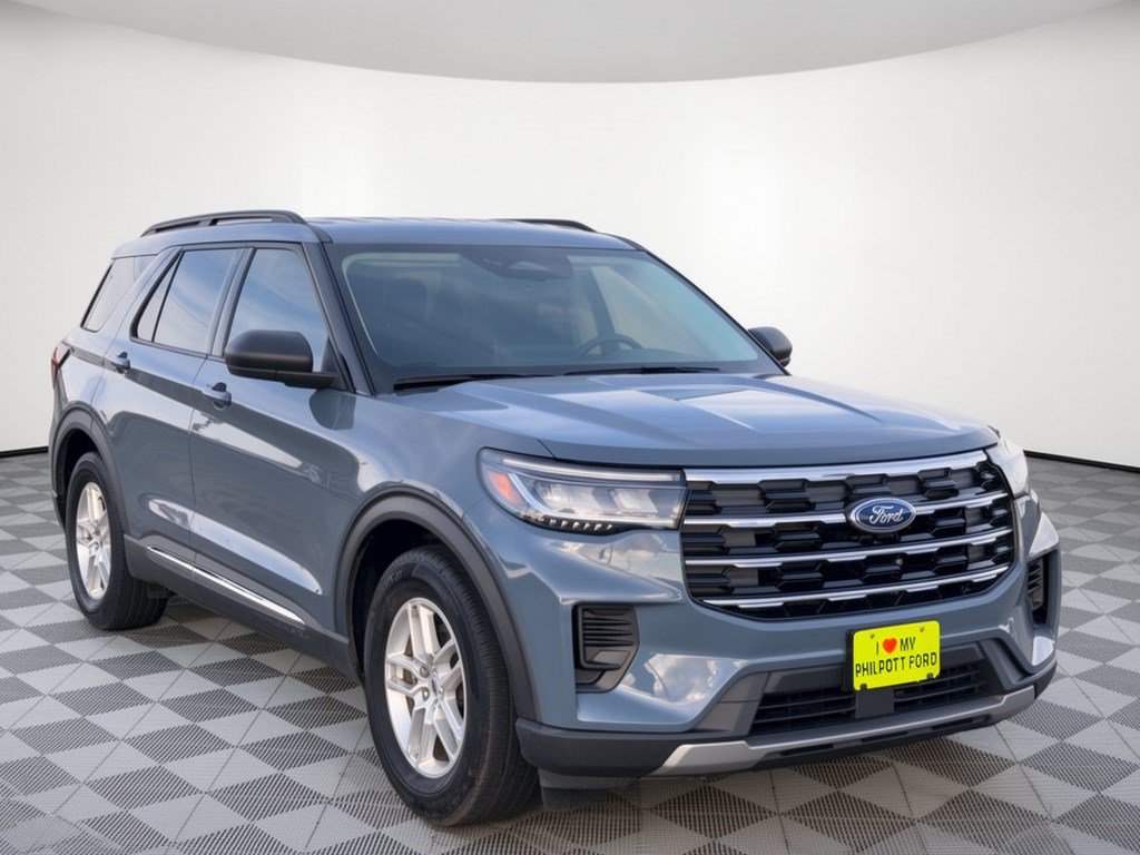 Certified 2025 Ford Explorer Active RWD image 7