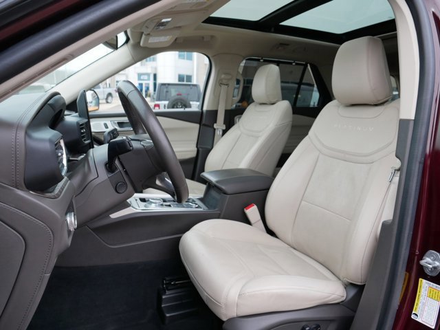 Certified 2022 Ford Explorer Platinum w/ Equipment Group 601A image 15
