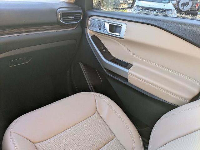 Certified 2023 Ford Explorer Limited w/ Equipment Group 301A RWD image 18