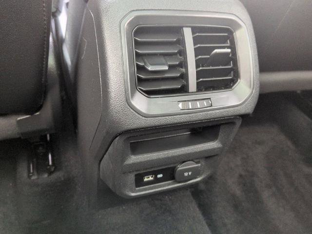 Used 2020 Volkswagen Tiguan SEL w/ 3rd Row Seat Package AWD/4WD image 24