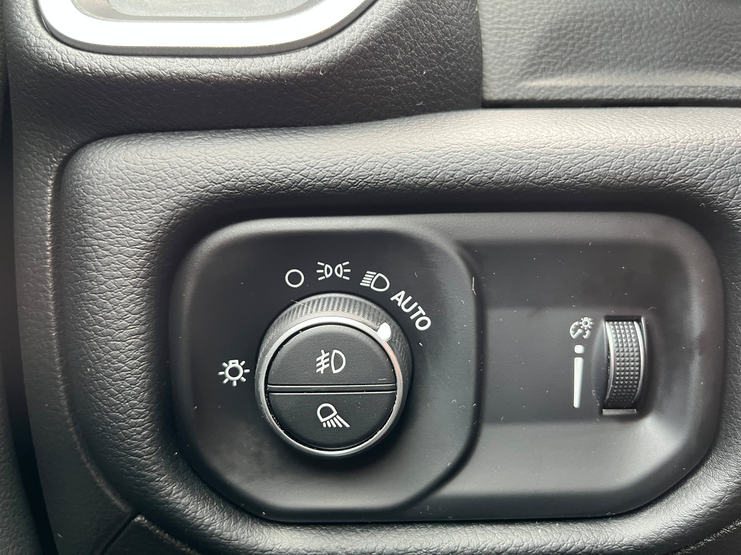 Used 2020 RAM 1500 Big Horn AWD/4WD image 20