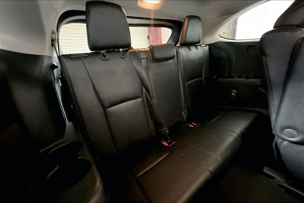 Used 2021 Toyota Highlander XLE AWD/4WD image 18