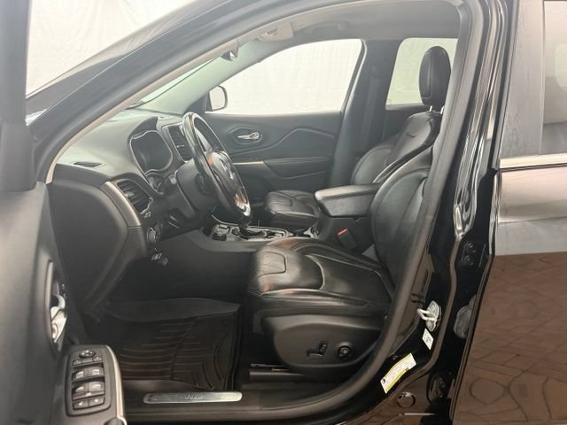Used 2020 Jeep Cherokee Limited w/ Luxury Group AWD/4WD image 18