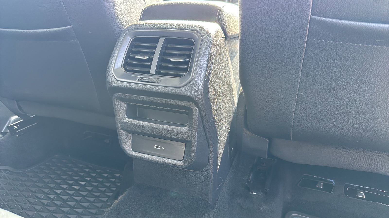 Used 2022 Volkswagen Taos SEL FWD image 27