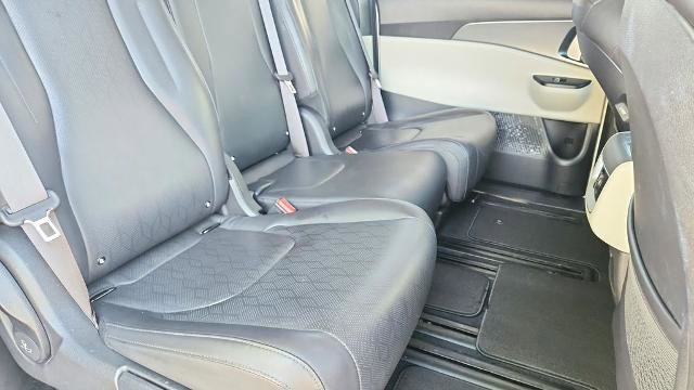 Used 2024 Kia Carnival LX image 34