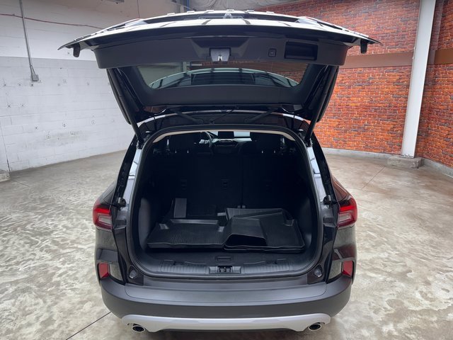 Certified 2025 Ford Escape Active w/ Cold Weather Package image 25
