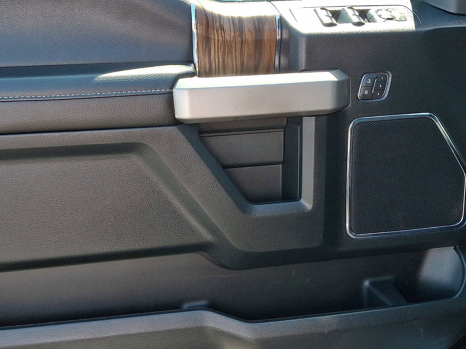 Certified 2019 Ford F150 Lariat w/ Equipment Group 502A Luxury image 13