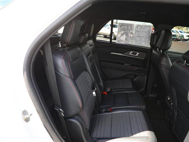 Certified 2025 Ford Explorer ST-Line w/ ST-Line Street Pack AWD/4WD image 37