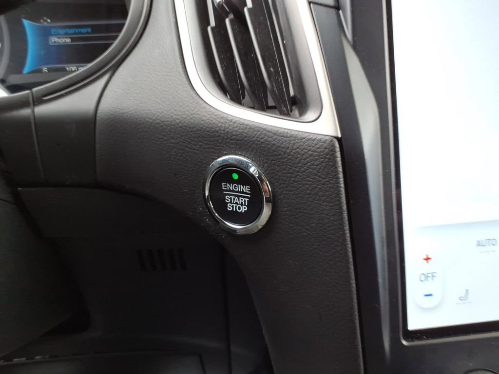 Certified 2024 Ford Edge SEL AWD/4WD image 21