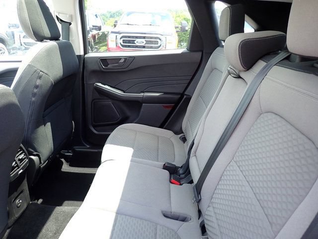 Certified 2022 Ford Escape SE w/ SE Sport Appearance Package AWD/4WD image 18