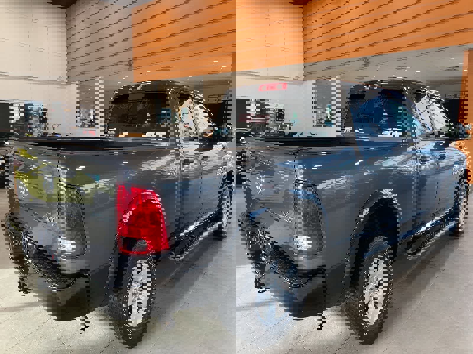 Used 2017 RAM 1500 Outdoorsman image 5