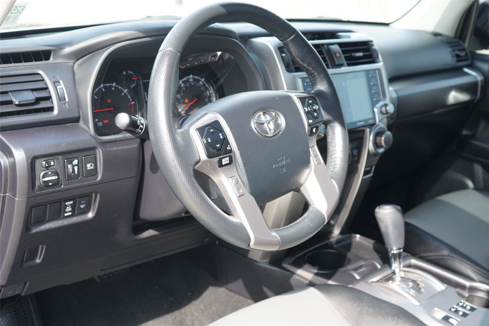 Used 2023 Toyota 4Runner SR5 Premium w/ Moonroof Package RWD image 9