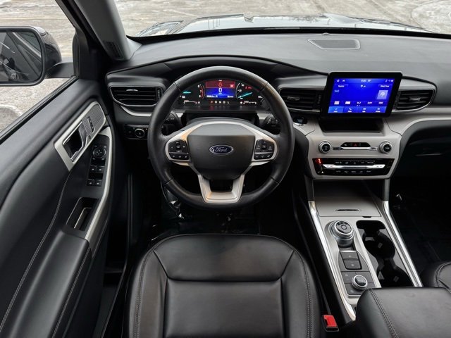 Certified 2023 Ford Explorer XLT w/ Equipment Group 202A image 5