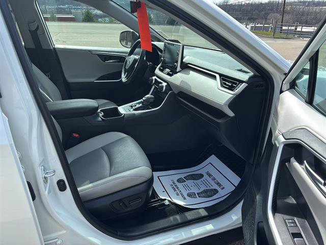 Used 2022 Toyota RAV4 Limited image 20