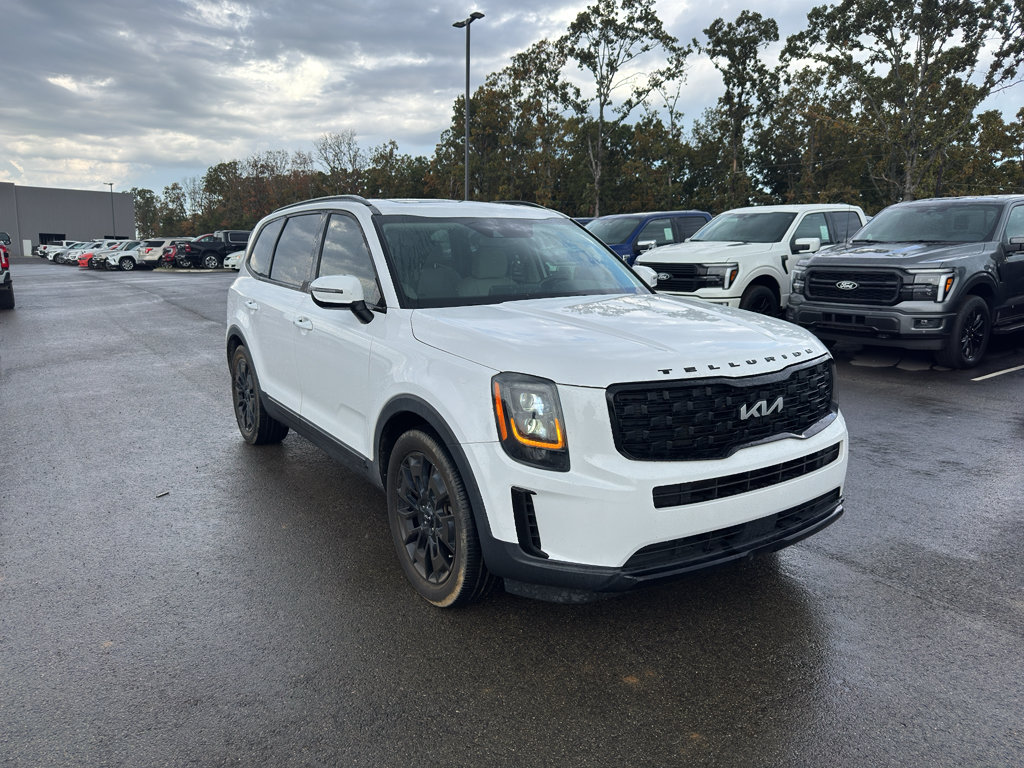 Used 2022 Kia Telluride EX w/ EX Premium Package AWD/4WD image 3