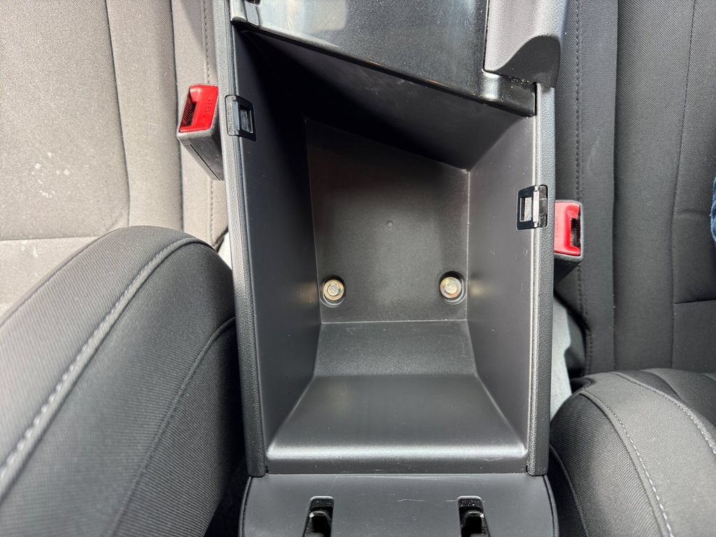 Used 2025 Hyundai Elantra SEL FWD image 28
