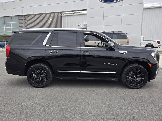 Used 2021 GMC Yukon SLT w/ SLT Premium Package image 4