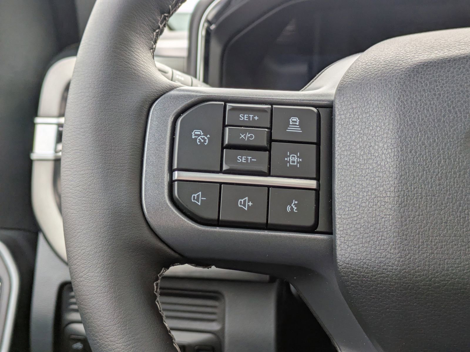 Certified 2026 Ford F250 Lariat w/ Black Appearance Package image 26