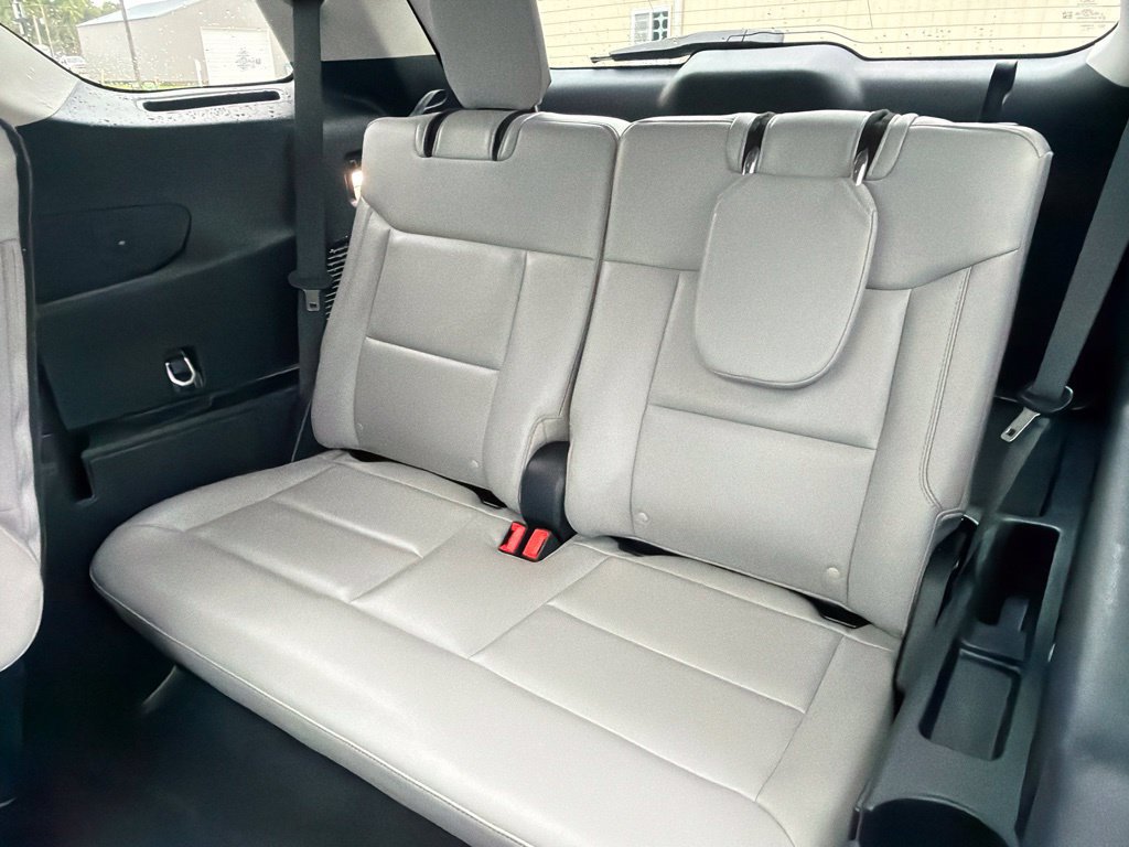 Certified 2025 Ford Explorer Active w/ Active Comfort Package AWD/4WD image 16