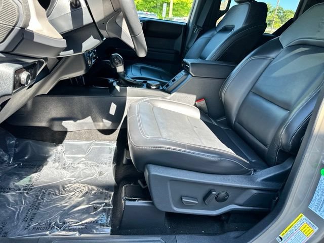 Certified 2025 Ford Bronco Outer Banks w/ Sasquatch Package AWD/4WD image 29