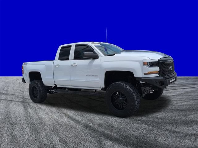 Used 2017 Chevrolet Silverado 1500 LT w/ All Star Edition AWD/4WD image 2